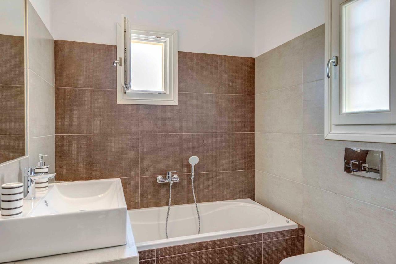 Villa Alba In Syros With Private Jacuzzi アゾリムノス エクステリア 写真