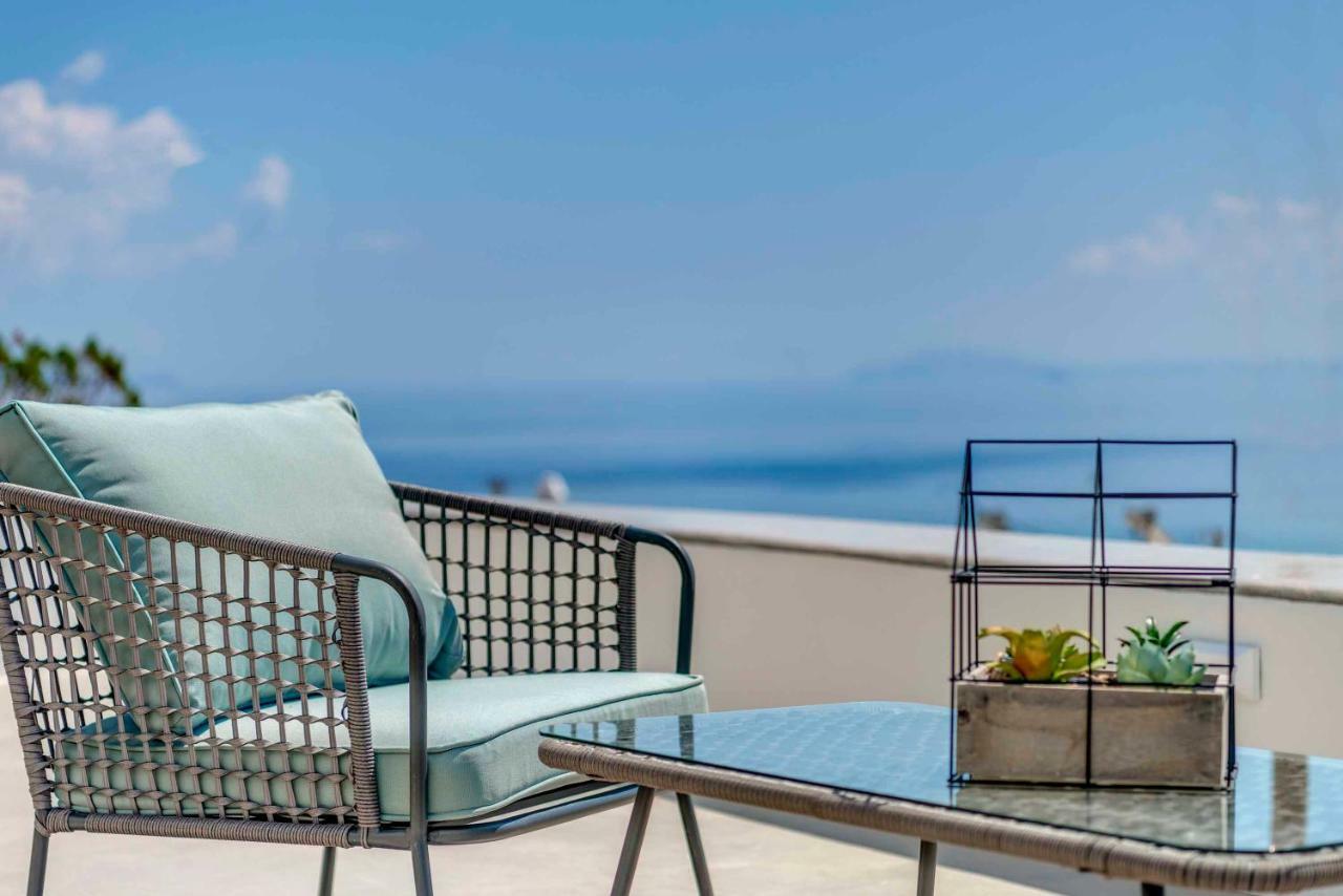 Villa Alba In Syros With Private Jacuzzi アゾリムノス エクステリア 写真